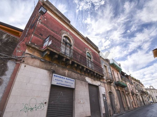 casa indipendente in vendita ad Acireale