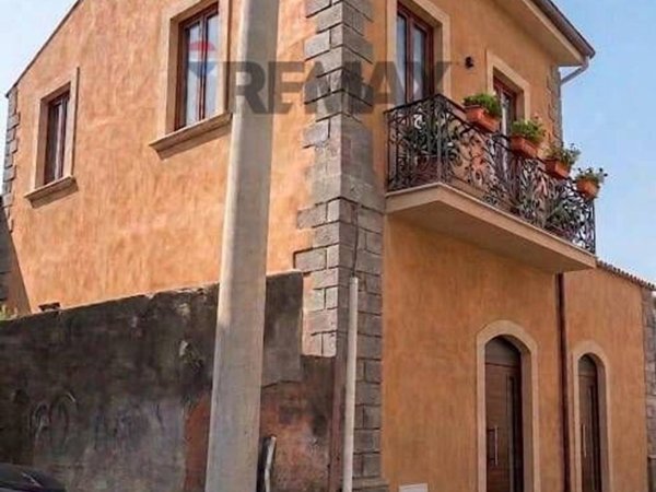 casa indipendente in vendita ad Acireale in zona Guardia