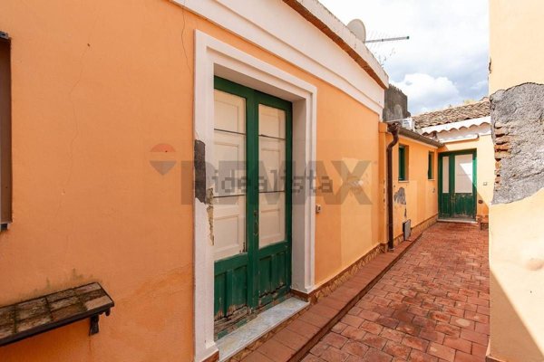 casa indipendente in vendita ad Acireale in zona Centro Storico