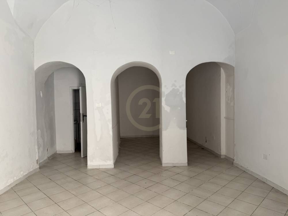 locale commerciale in vendita ad Acireale in zona Centro Storico