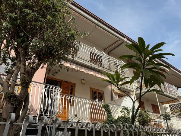 appartamento in vendita ad Acireale in zona Santa Tecla