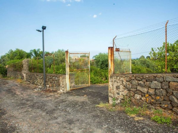 casa indipendente in vendita ad Acireale in zona Santa Tecla