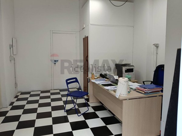 negozio in vendita ad Acireale