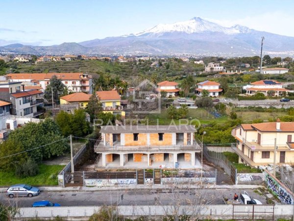 casa indipendente in vendita ad Acireale in zona Pennisi