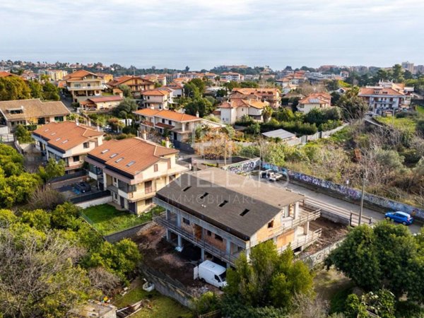 casa indipendente in vendita ad Acireale in zona Pennisi