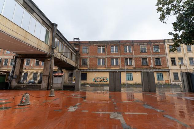 locale commerciale in vendita ad Acireale