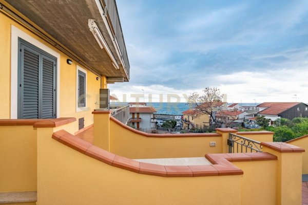 appartamento in vendita ad Acireale in zona Stazzo