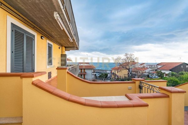 appartamento in vendita ad Acireale in zona Stazzo