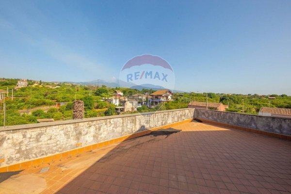 casa indipendente in vendita ad Acireale in zona Scillichenti