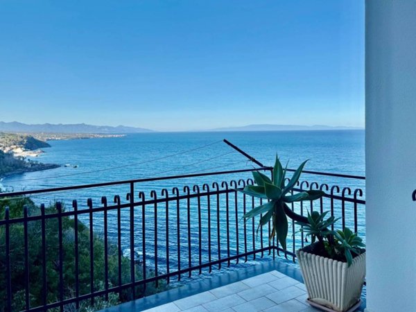 casa semindipendente in vendita ad Acireale in zona Santa Caterina