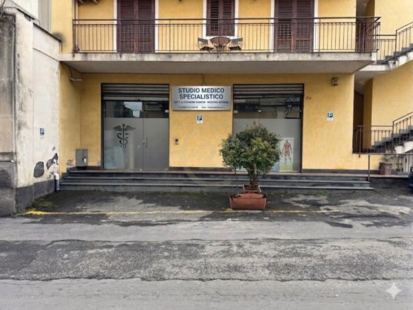 negozio in vendita ad Acireale in zona Aci Platani