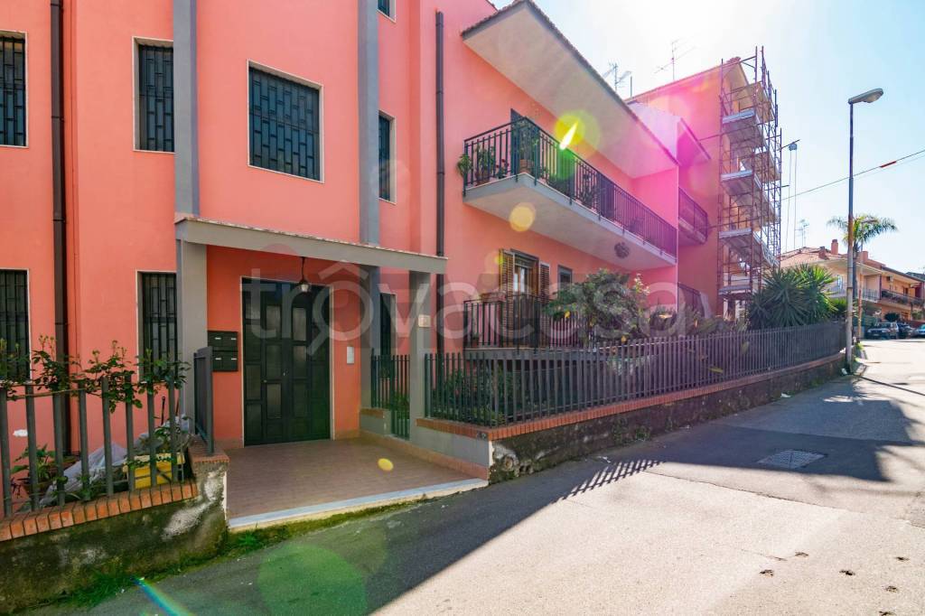 appartamento in vendita ad Acireale in zona Piano d'Api