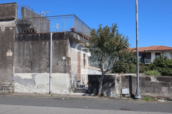 casa indipendente in vendita ad Acireale in zona Pozzillo