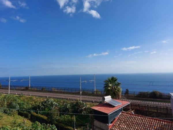 appartamento in vendita ad Acireale in zona Centro Storico