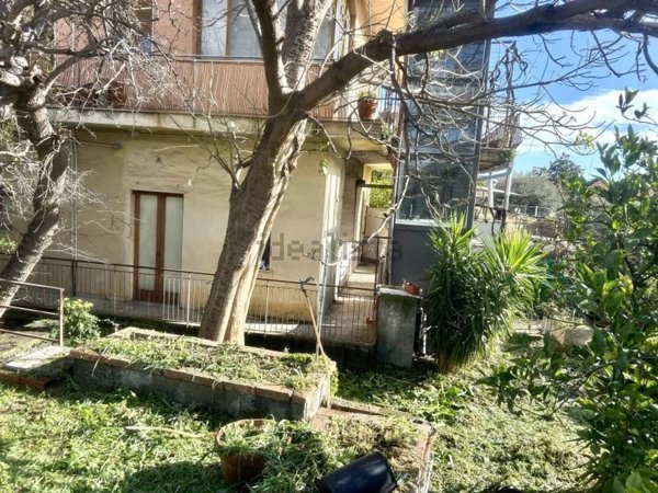 casa semindipendente in vendita ad Acireale in zona Piano d'Api