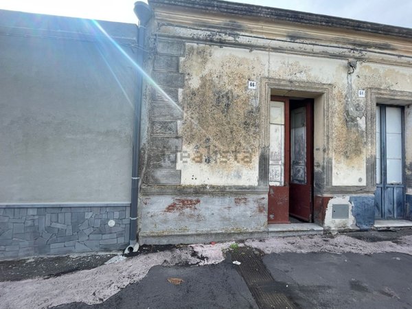 casa indipendente in vendita ad Acireale in zona Mangano
