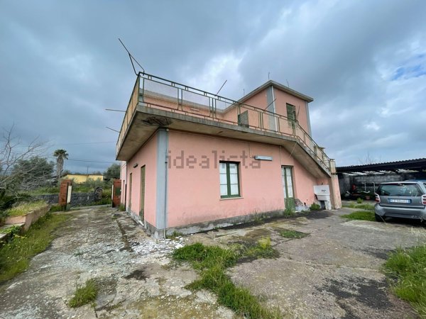 casa indipendente in vendita ad Acireale in zona Piano d'Api