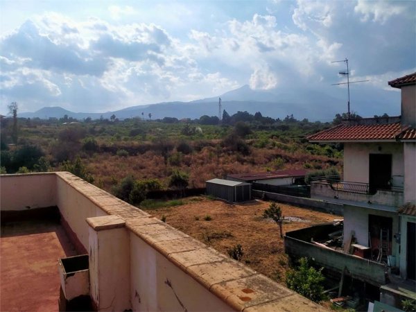 casa indipendente in vendita ad Acireale