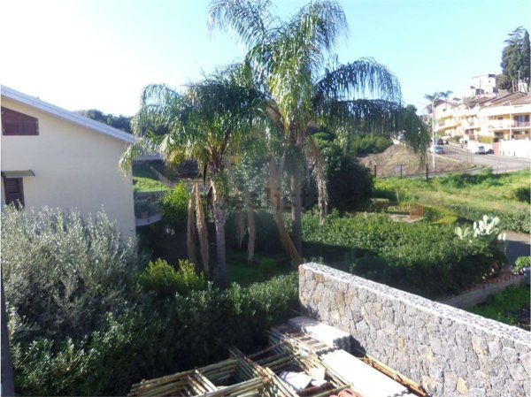 casa indipendente in vendita ad Acireale