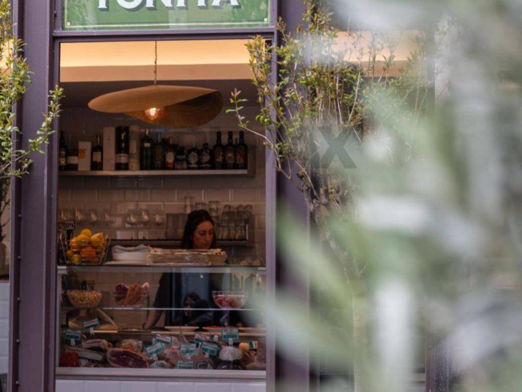 negozio in vendita ad Acireale