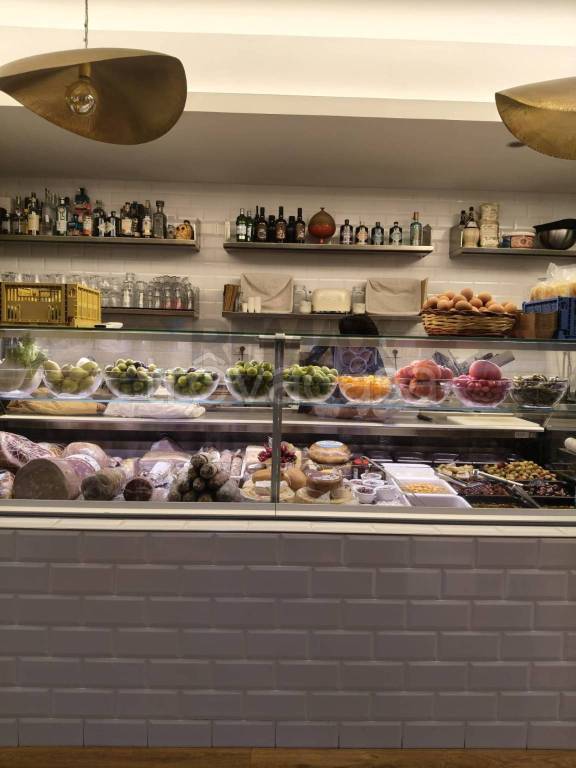 negozio in vendita ad Acireale