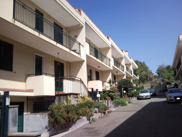casa indipendente in vendita ad Acireale