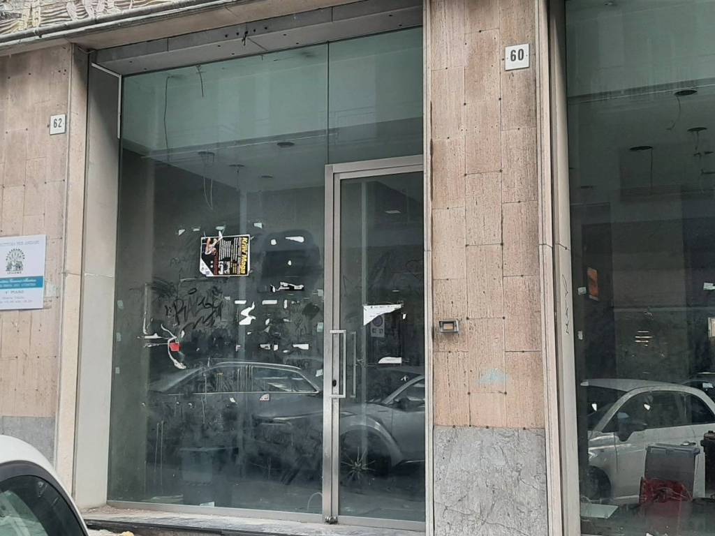 negozio in vendita ad Acireale in zona San Cosmo