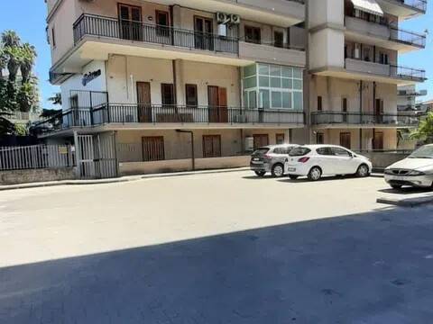 negozio in vendita ad Acireale in zona San Cosmo