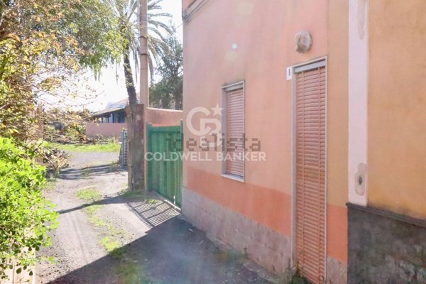 casa indipendente in vendita ad Acireale in zona Pozzillo