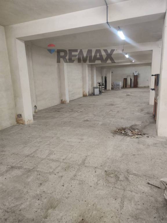 locale commerciale in vendita ad Acireale