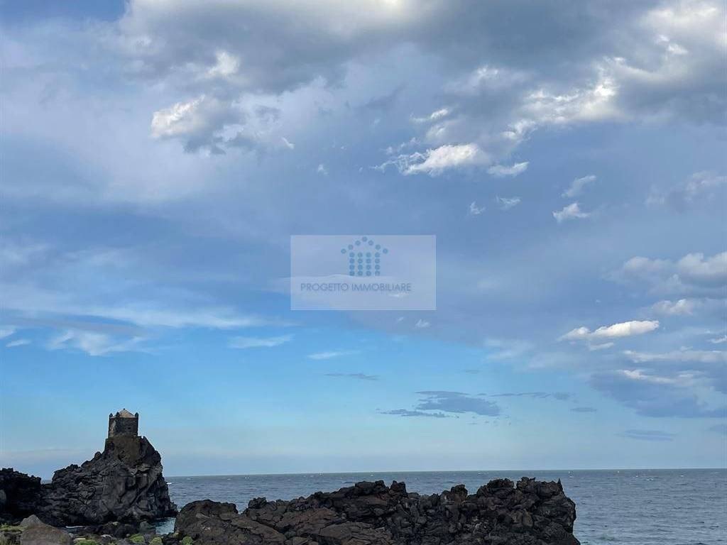 casa indipendente in vendita ad Acireale in zona Santa Tecla