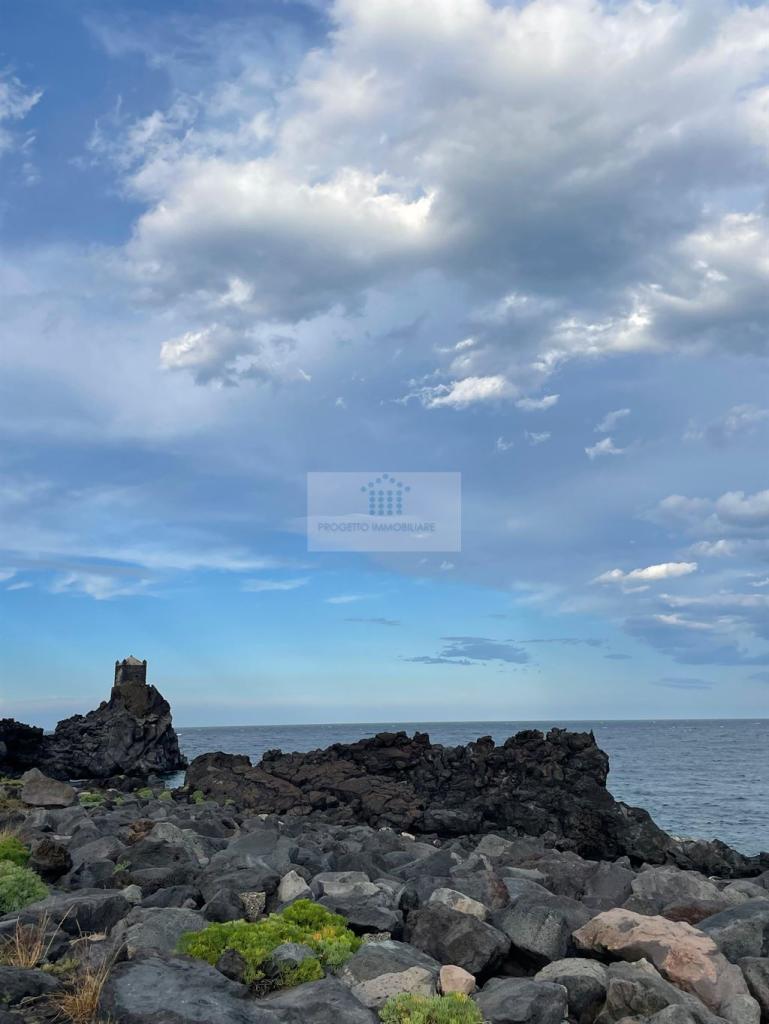 casa indipendente in vendita ad Acireale in zona Santa Tecla