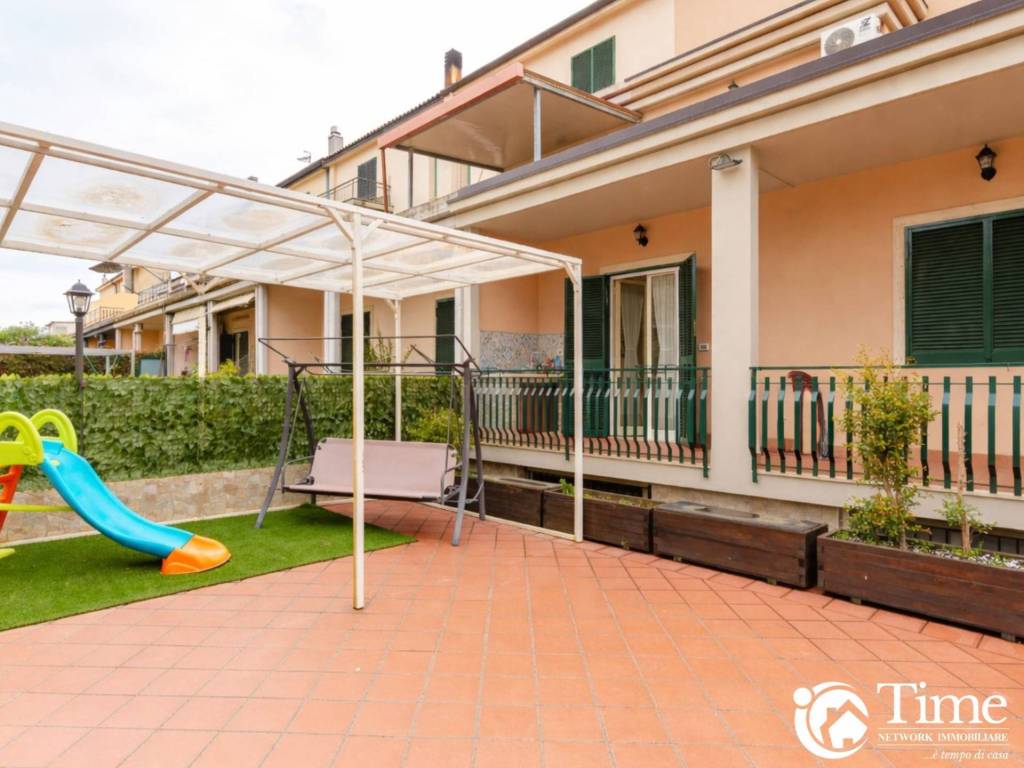 casa indipendente in vendita ad Acireale in zona Guardia
