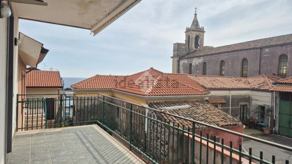 appartamento in vendita ad Acireale in zona Stazzo