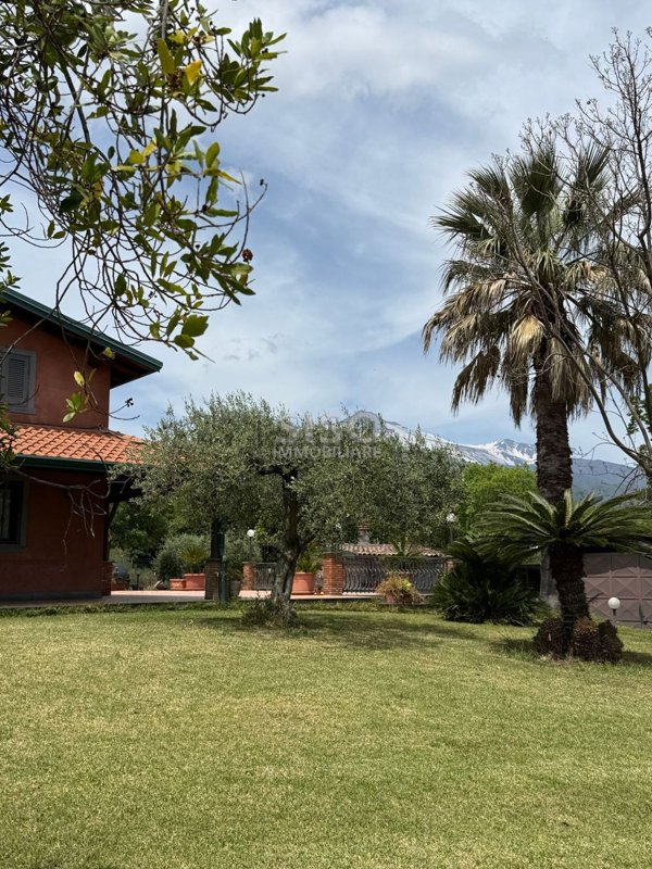 casa indipendente in vendita ad Acireale in zona Pennisi