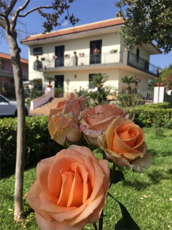casa indipendente in vendita ad Acireale
