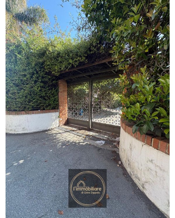 casa indipendente in vendita ad Acireale in zona Stazzo