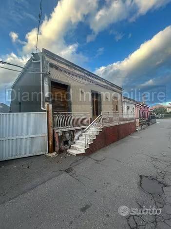 appartamento in vendita ad Acireale in zona Stazzo