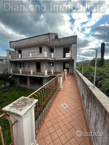 casa indipendente in vendita ad Acireale in zona Scillichenti