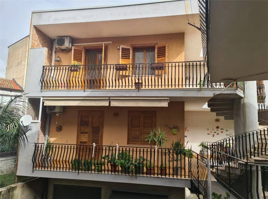 appartamento in vendita ad Acireale in zona Santa Tecla