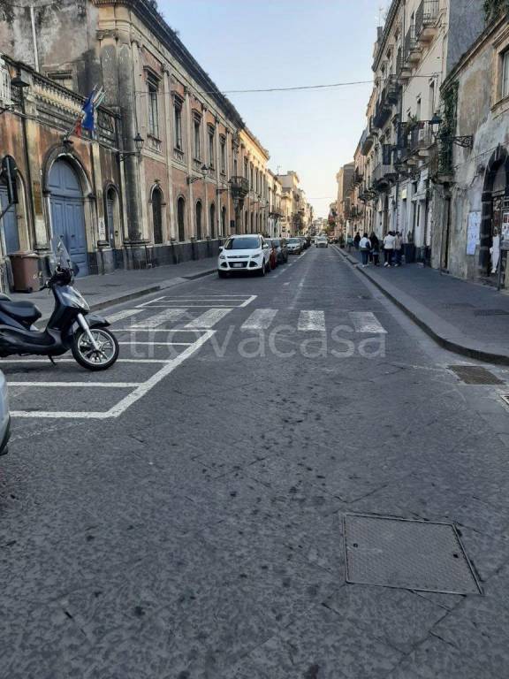 negozio in vendita ad Acireale in zona Centro Storico