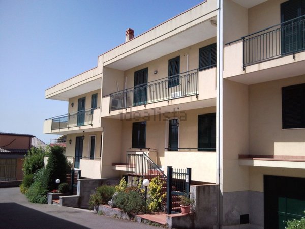 casa indipendente in vendita ad Acireale