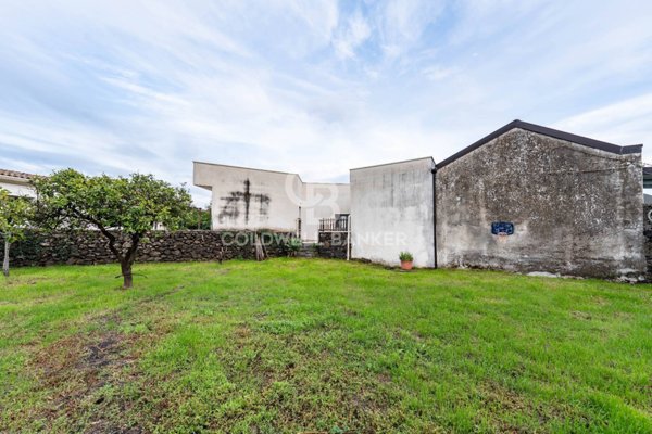 casa indipendente in vendita ad Acireale