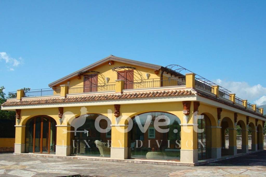casa indipendente in vendita ad Acireale in zona Santa Tecla