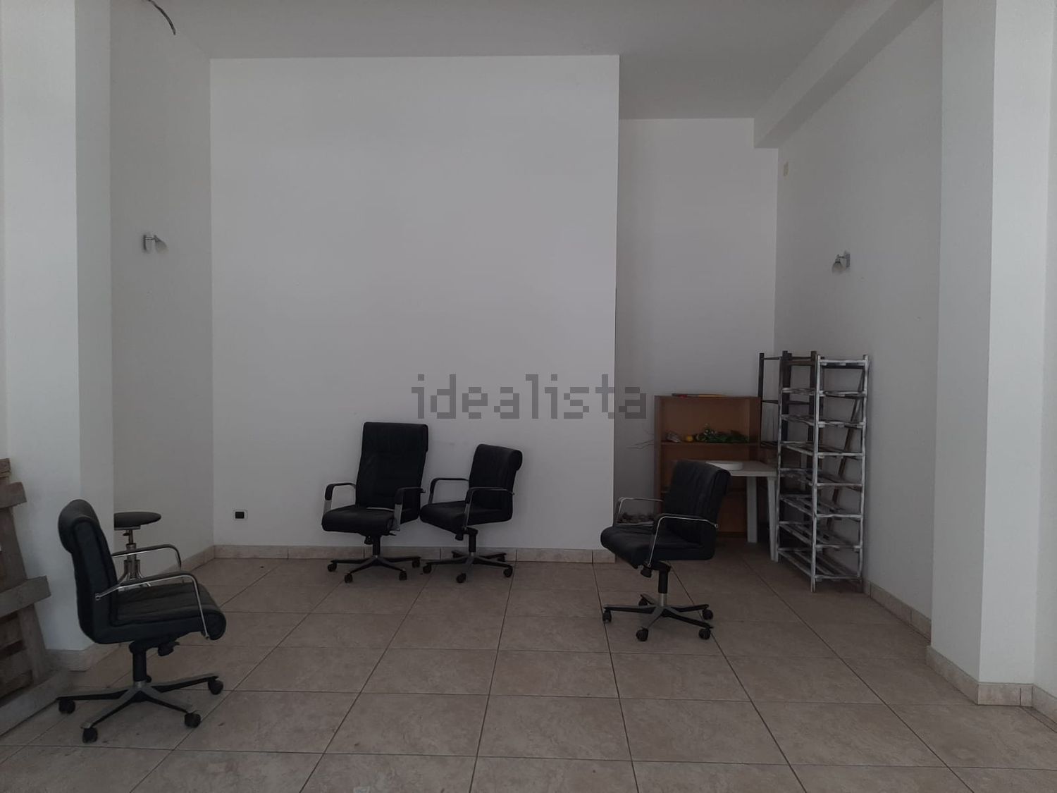 locale commerciale in vendita ad Acireale