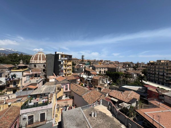 appartamento in vendita ad Acireale in zona Centro Storico