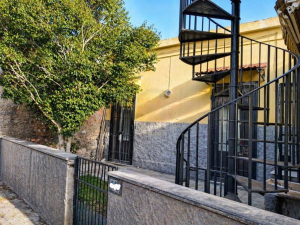 casa indipendente in vendita ad Acireale in zona Santa Tecla