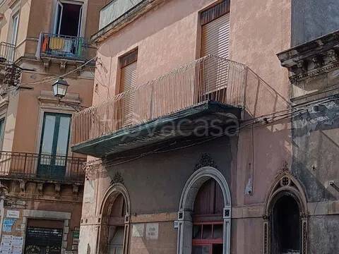 casa indipendente in vendita ad Acireale in zona Centro Storico