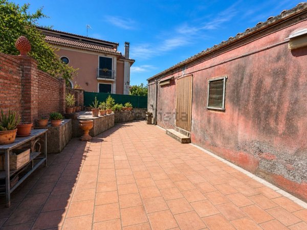 casa indipendente in vendita ad Acireale in zona Piano d'Api
