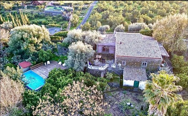 casa indipendente in vendita ad Acireale in zona Aci Platani
